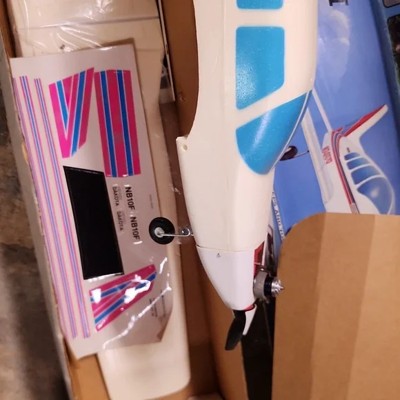 Cox Radio Control Piper Dakota Airplane Vintage, New In Box W Factory Engine. - Picture 7 of 8